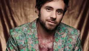 Canción de Adrián Bello “Volver atrás” en película de Netflix