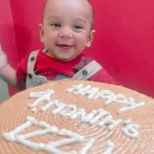 Comforter Sets available at exciting prices. NOW ORDER ONLINE. INBOX US TO  PLACE AN ORDER OR CALL 0323-2741100! Free Delivery all over Karachi!