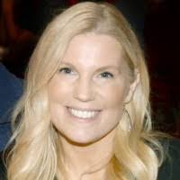 Elizabeth Melcher's Instagram, Twitter & Facebook