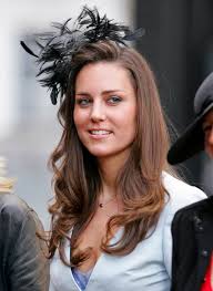 Kate middleton wedding kate middleton hair royal hairstyles pretty hairstyles princesa kate wedding guest hairstyles wedding guest hair up fascinator hairstyles half up half down hair. Here S Why British Women Wear Such Ridiculous Hats At Weddings Huffpost Life