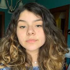 Elisa Shaw's Instagram, Twitter & Facebook