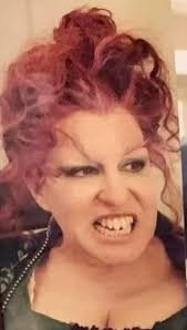 I love the Macaroni Midler episode. She's gorgeous and Her facial  expressions are adorable. Granted all I think when I see her in anything is  Winifred Sanderson 😍😍