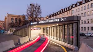 Transfers to and from the terminals with bus line 635 are included in your parking ticket. Verkehr In Munchen Neue Tiefgarage Eroffnet Munchen Sz De
