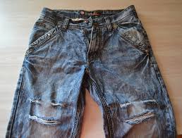 More images for how to turn your jeans into shorts » How To Cut Your Old Jeans Into Shorts Diy Jeans Shorts