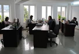 O schimbare brusca in locul de munca poate invoca nevoia de a primi ajutor pentru fiecare angajat posibil. Schimbarea Locului De MuncÄ O Prioritate Pentru AngajaÅ£i 21 01 2020 Bursa Ro