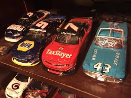 Jeff gordon 24 nascar 1:43 scale winner's circle victory celebration daytona 500 die cast car 1:43 vintage new never opened buyer will receive the same car that is in the pictures! Chase Elliott 2014 Nationwide Series Championship Winner Signed Regan Smith 2014 Nns Runner Up Signed Richard Petty 1959 Daytona 500 Car Signed Nascar