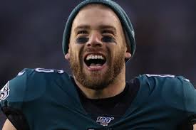 Zach Ertz will reportedly attend Eagles training camp, “great chance” he's 