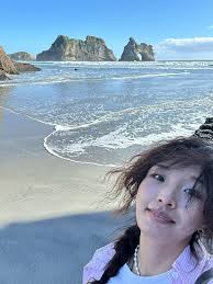 Hi everyone! 😊 I'm looking for a room in Queenstown. I'm a tidy, active,  responsible, and fun guy. Ideally looking for something from 25th may, mid  to long term. If you know