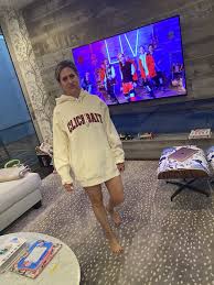 Candice pool quick facts candice pool wiki bio, age, height candice pool was born on 19 october 1977, in cape town, south africa, and by profession, she is an amazing entrepreneur and jewelry designer. Candice Pool S Feet Wikifeet