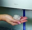 Refrigerator with crushed ice maker