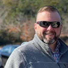 Damian Benton's Instagram, Twitter & Facebook