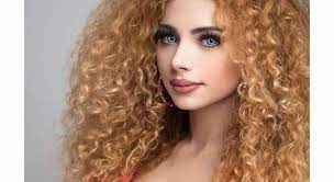 Szívetekben hagyom emlékem örökre, ha látni akartok, nézzetek az égre. Kiralynokent Jelent Meg Opitz Barbi Orulten Jo Ez A Szett Rajta Hirnavigator