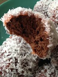 Gateaux Boule De Neige A La Noix De Coco Au Chocolat Avec Images Gateau Boule De Neige Gateau Boule Boule De Neige