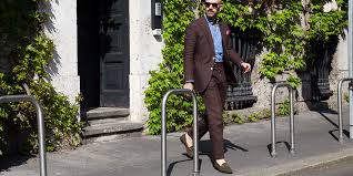 Mens suits made out linen have that casual comfortable attitude that just work in tropical climates. 4 Ways To Wearing A Linen Suit In Summer Gentleman S Cafe