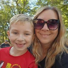 How do I add a day to the beginning or end of a reservation?