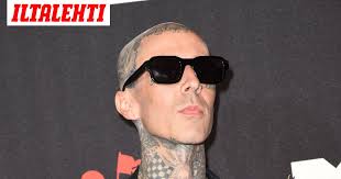 Travis Barker joutui sairaalaan