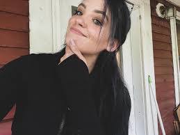 Shannon Dodson's Instagram, Twitter & Facebook