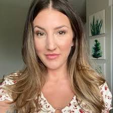 Casey Kern's Instagram, Twitter & Facebook