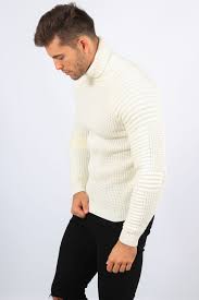 Aussi élégante que séduisante, notre sélection de pulls à col roulé pour homme saura rehausser votre style. Pull Homme Epais Col Roule Blanc 3165