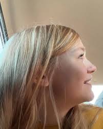 I'm Eve and here's my CV ☺️ Age : 2006 Relationship status : single Child :  no Country : USA 🇺🇸 Origin : American Looking for boyfriend : yes