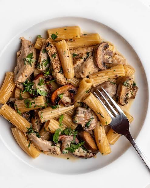 Penne In Creamy Porcini Sauce (Chicken)
