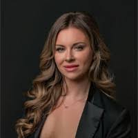 Keri Moran's Instagram, Twitter & Facebook