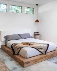 This frame can hold up to 6 prints of your choosing. 10 Best Pallet Beds Diy Bed Pallet Frames