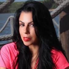 Daisy Tavares's Instagram, Twitter & Facebook