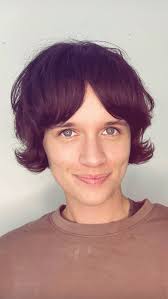 Sarah 💕 Soft razor-crafted Shag with longer Bangs and a side parting.  (Sadly I didn't get a before pic)! Kind of an early aughts vibe here that  feels effortless. Thank you to