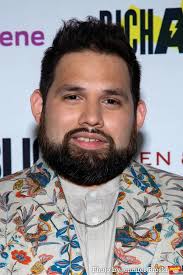 The Other Two" Cary & Brooke Go to an AIDS Play (TV Episode 2023)