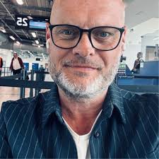 Am Mittwochabend erreichte mich ein Anruf von Mauri von ZAHNIDEE.