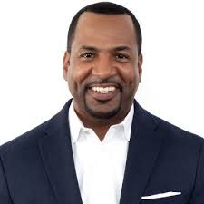 Reggie (@Reggie_Gresham)