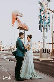 Valley Of Fire Wedding Las Vegas Claire Alex Jamie Y Photography Wedding Photograph Offbeat Wedding Las Vegas Weddings Las Vegas Wedding Photographers