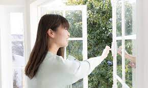 Marshall brain inside the house, things are now beginning to look enclosed: How To Open A Locked Window 3 Types Of Locks