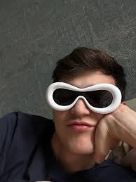 Уехал в отпуск в этих очках, как вам?😂