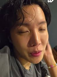 🐿️: Okay, ARMY, sleep well. I should eat, wash, and go to bed too., 🐿️:  Thank you so much for coming to San Antonio, ARMY. I'm doing this because  of you., 🐿️: And I'm so scared of getting sick. So ...