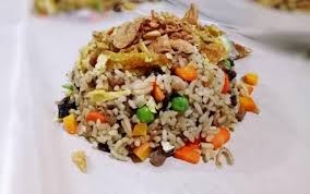 Berikut resep lengkap membuat nasi goreng bayam yang enak. Cara Membuat Nasi Goreng Yang Menyehatkan Tubuh Pakai Kunyit Dan Sayuran