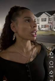 Sunny is emotional after learning about Shunnie's fatality! 😭 I wonder if  she and Greg will blame Elaina? REMEMBER DRINKING AND DRIVING IS A DEFINITE  NO!😥