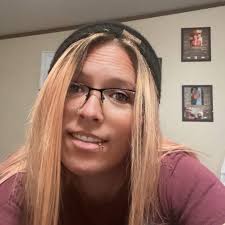 Hi , I wonder if everyone have this last to days experience of strong smell  outside like pneumatic strong smell? Sorry for the question 😵‍💫