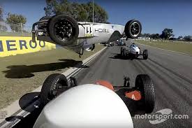 Kimi räikkönen (startnummer 7), antonio giovinazzi (99) Video Formula Vee Fahrerin Uberlebt Bosen Unfall Unverletzt