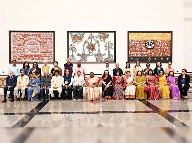 সাহিত্য আকাদেমি 2025 সালের জন্য বাল সাহিত্য, যুব পুরস্কার ঘোষণা করেছে - ইকোনমিক টাইমস