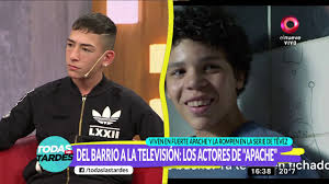 Nada que envidiarle a luis miguel. Viven En Fuerte Apache Y Son Furor En La Serie De Carlitos Tevez Youtube