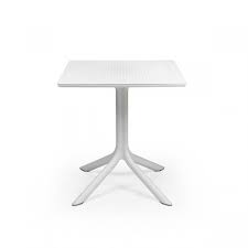Table carrée la table est livrée à plat, de manière peu encombrante, et requiert la fixation du plateau aux pieds après déballage. Petite Table De Jardin Carree En Polypropylene Clip 4 Pieds Com