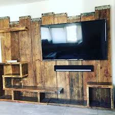 Tv Wand Aus Alten Gerustbohlen Dieholzbauer Nachhaltigkeit Nachhaltig Upcycling Upcyclingfurniture Innovative Inn Tv Wanddekor Gerustbohlen Tv Wand Holz