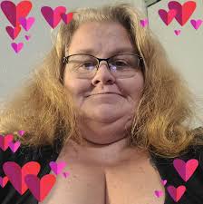 No wrapping, no stress — just tasty gifts ready to share. Each Let's Get  Gifty bundle is filled with Sunset Gourmet favourites and arrives ready to  delight. Holiday gifting = done!