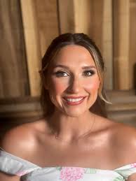 A full face of makeup but make it glowy, natural and elegant 🤌🏼😍