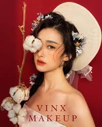 V I N X M A K E U P 素人大改造计划🍃 第二十七波田园里的雀斑女孩妆发造型把素人模特的缺点转为优点打造出田圆少女的