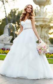 Sometimes it is difficult to choose only one bridal dress for a wedding day. Designer Brautkleid Ballkleider Stella York