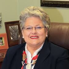 Kay Hensley's Instagram, Twitter & Facebook