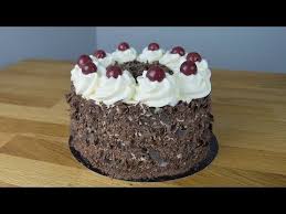 Foret Noire Chantilly Genoise Chocolat Black Forest Youtube Biscuit Chocolat Gateaux Et Desserts Creme Pour Gateau